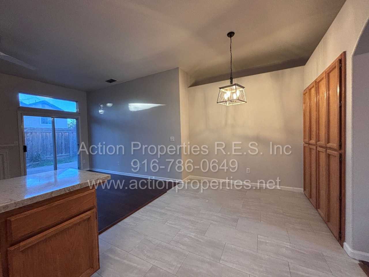 8527 Chamonix Way - Photo 6 of 23