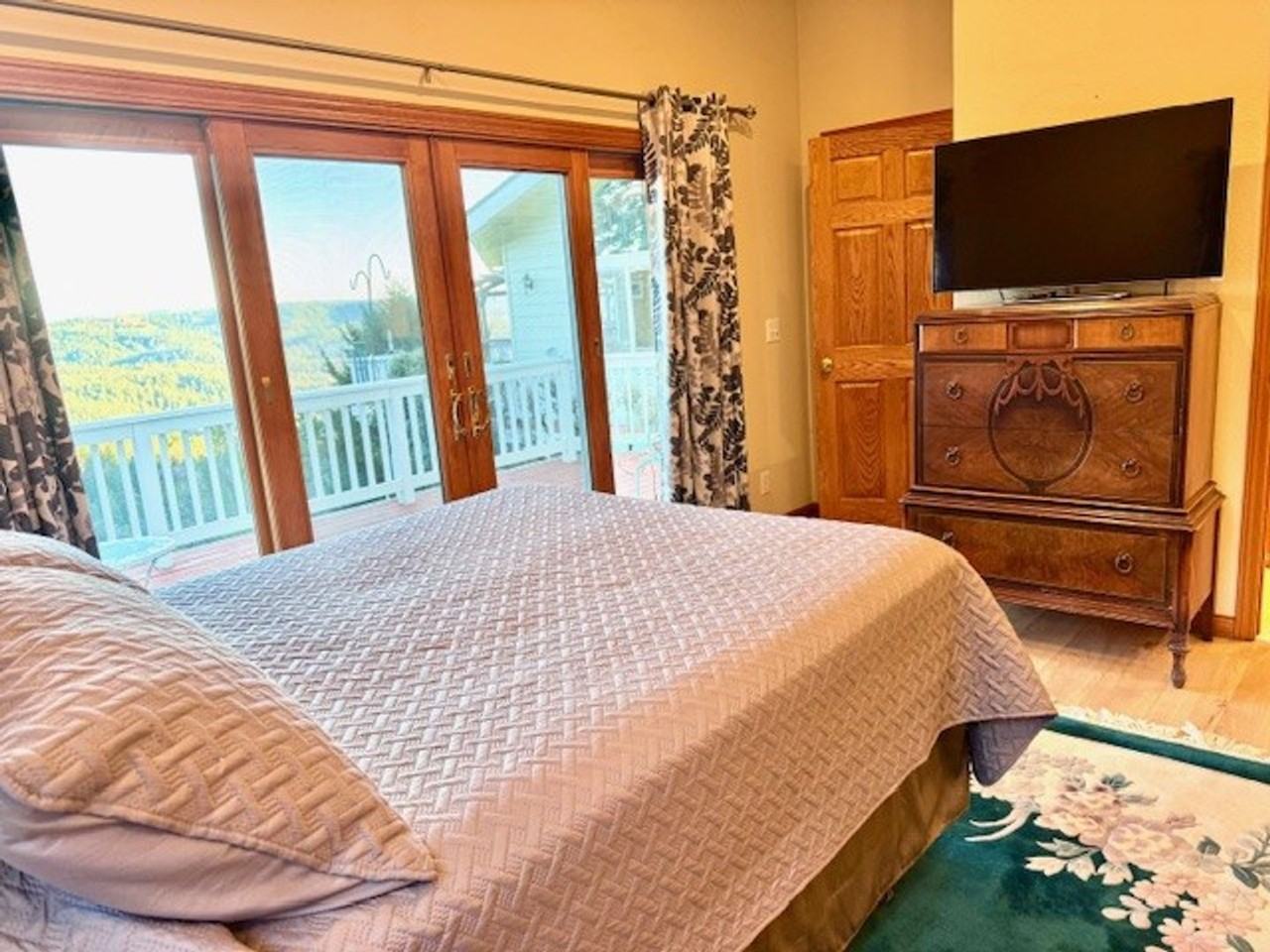 14235 Quaker Ridge Ct - Photo 2 of 10