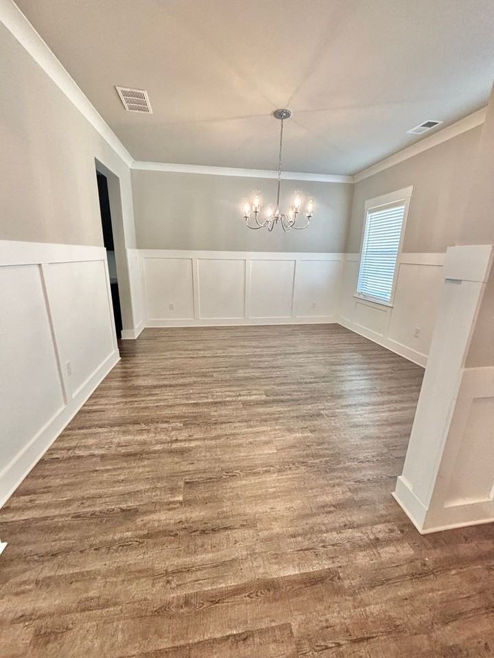 209 Dillon Cir - Photo 4 of 21