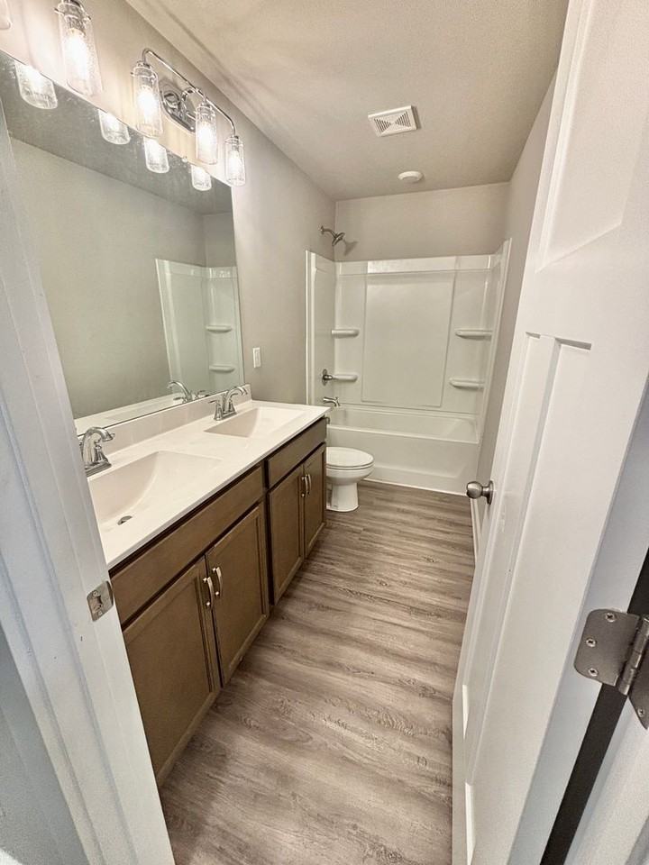 209 Dillon Cir - Photo 5 of 21