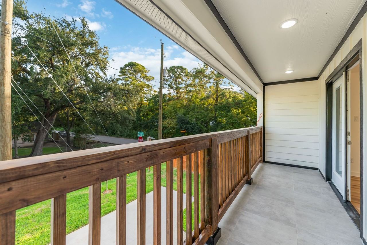 7652 Fawnridge Dr - Photo 3 of 29