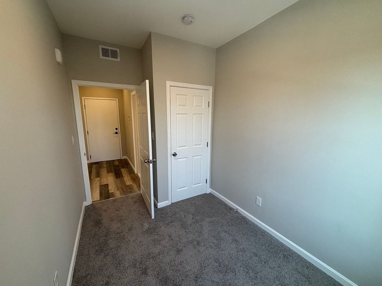 1812 H Pl Ne - Photo 6 of 9