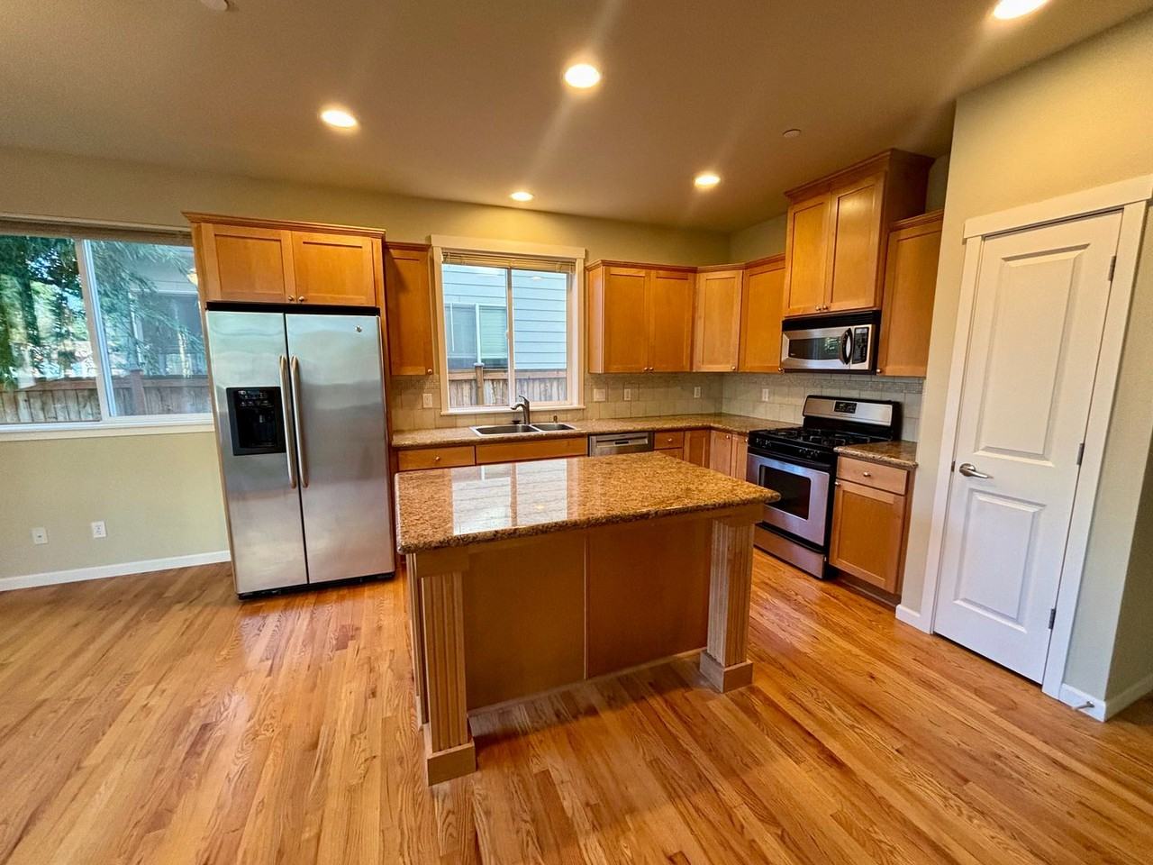 2104 Monterey Ct Ne - Photo 2 of 23