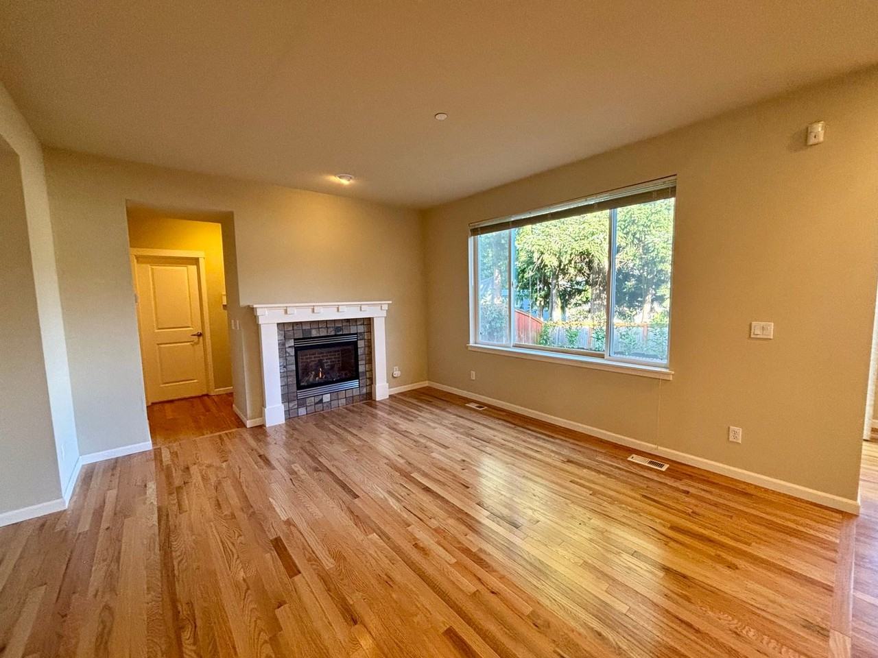 2104 Monterey Ct Ne - Photo 5 of 23