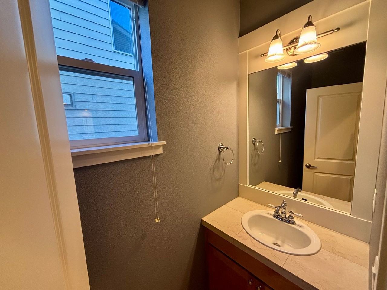 2104 Monterey Ct Ne - Photo 6 of 23