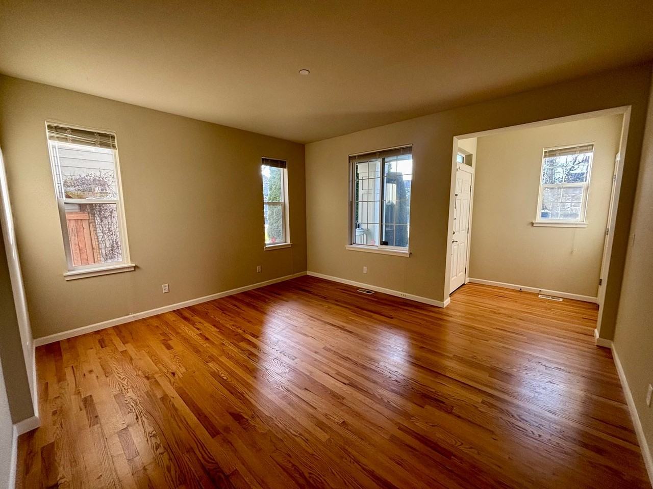 2104 Monterey Ct Ne - Photo 7 of 23