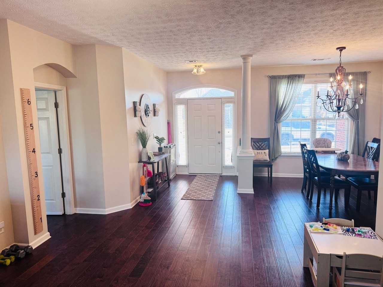 8104 Grayson Grv - Photo 5 of 35