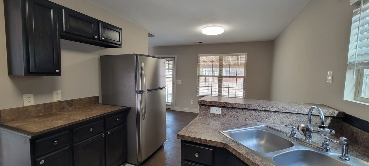 99 Sandberg Way - Photo 5 of 34