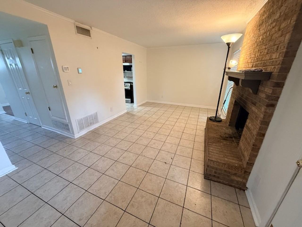 1621 Limestone Ct - Photo 3 of 19