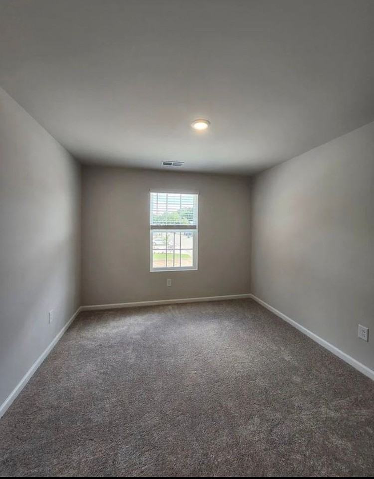 712 Peyden Ln - Photo 7 of 10