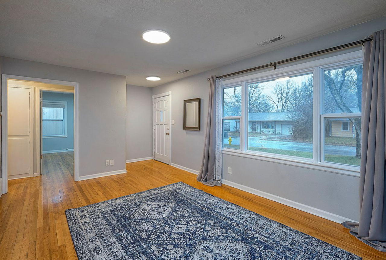 1004 E Cedar St - Photo 2 of 21