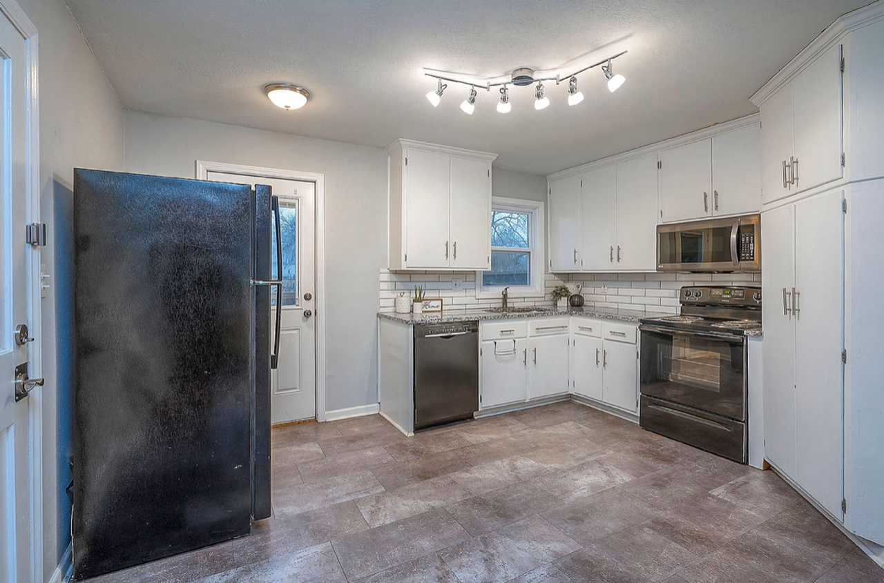 1004 E Cedar St - Photo 7 of 21