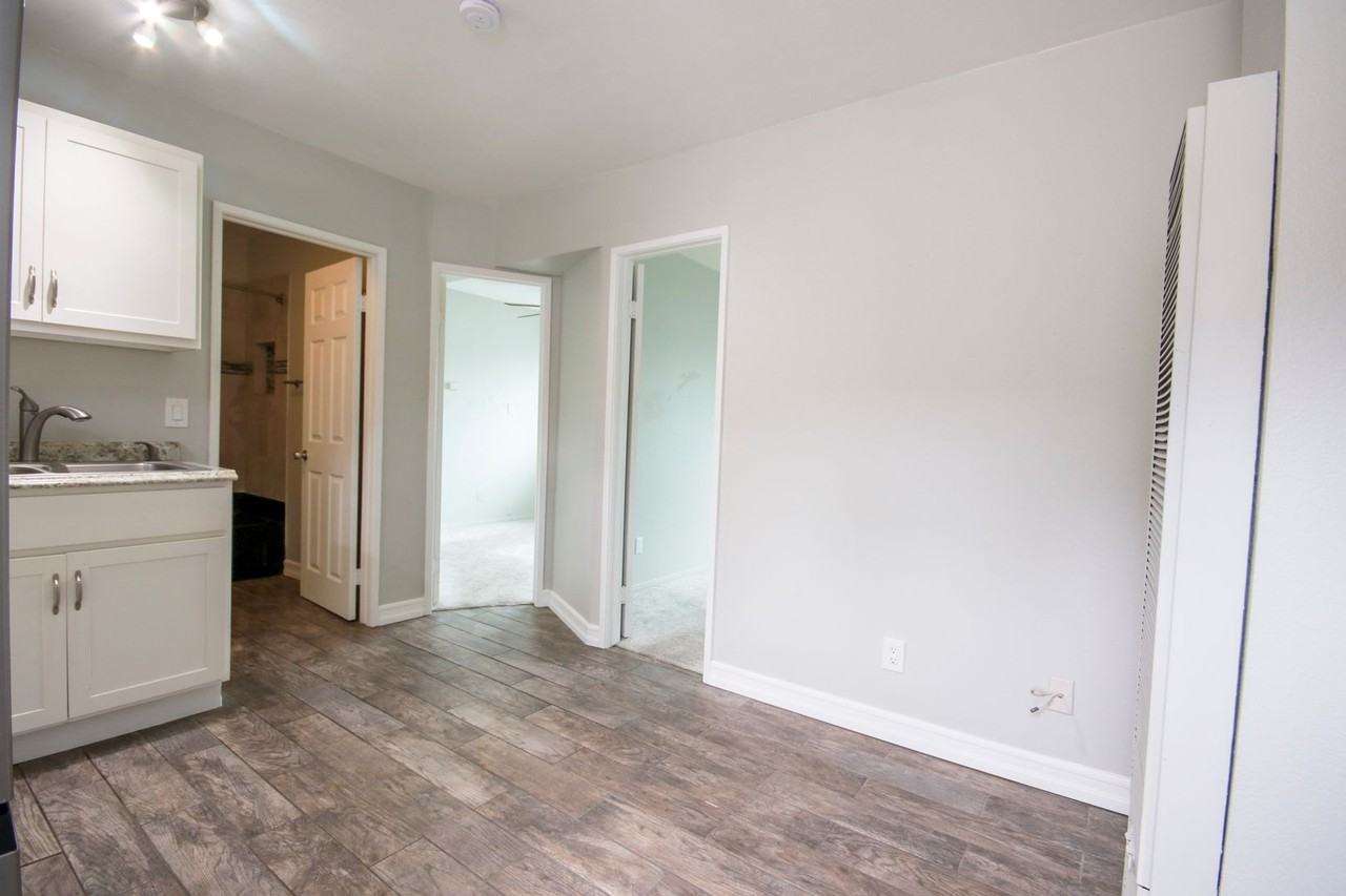 11045 Slater Ave #B - Photo 4 of 21