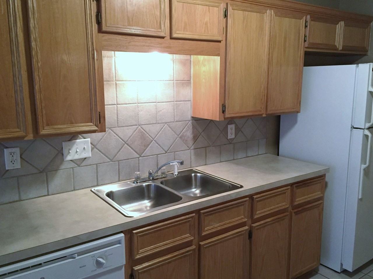 4912 Heather Ln Apt A - Photo 6 of 24