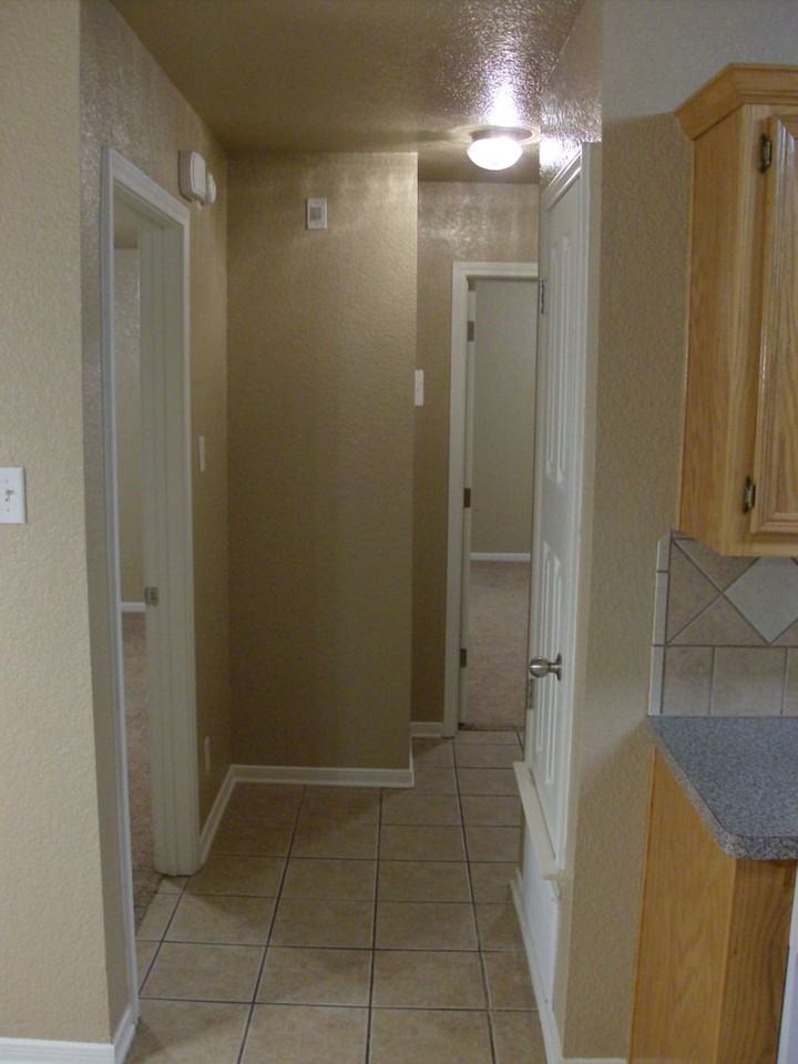 4912 Heather Ln Apt A - Photo 7 of 24