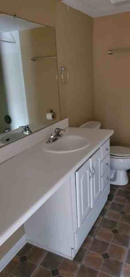 Maple Apts - Photo 3 of 20