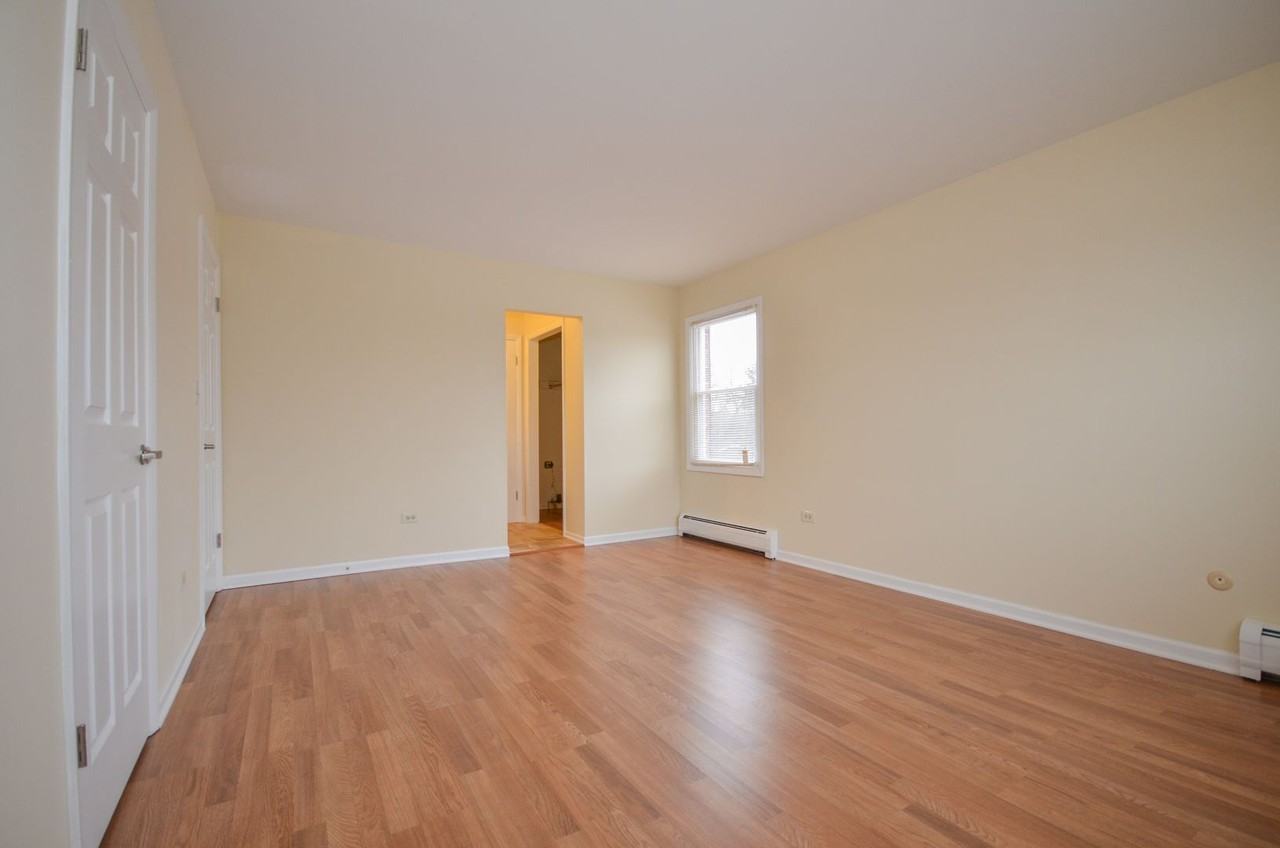 Maple Apts - Photo 6 of 20