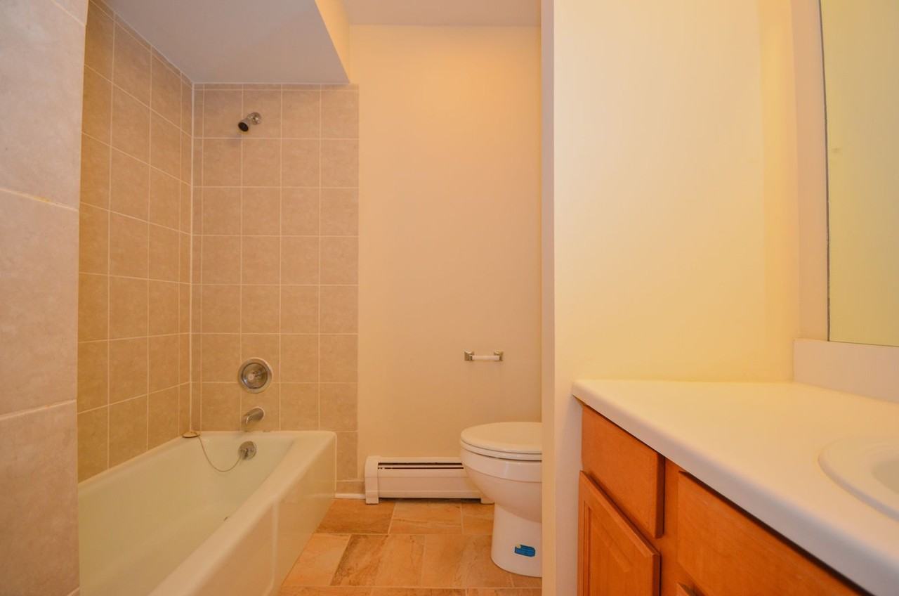 Maple Apts - Photo 7 of 20