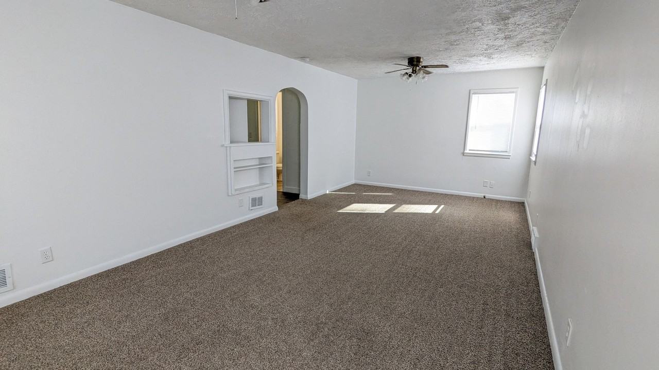 207 N 17th St - Photo 2 of 12