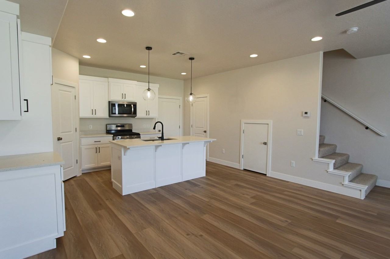 857 S American Beech Ln - Photo 2 of 16