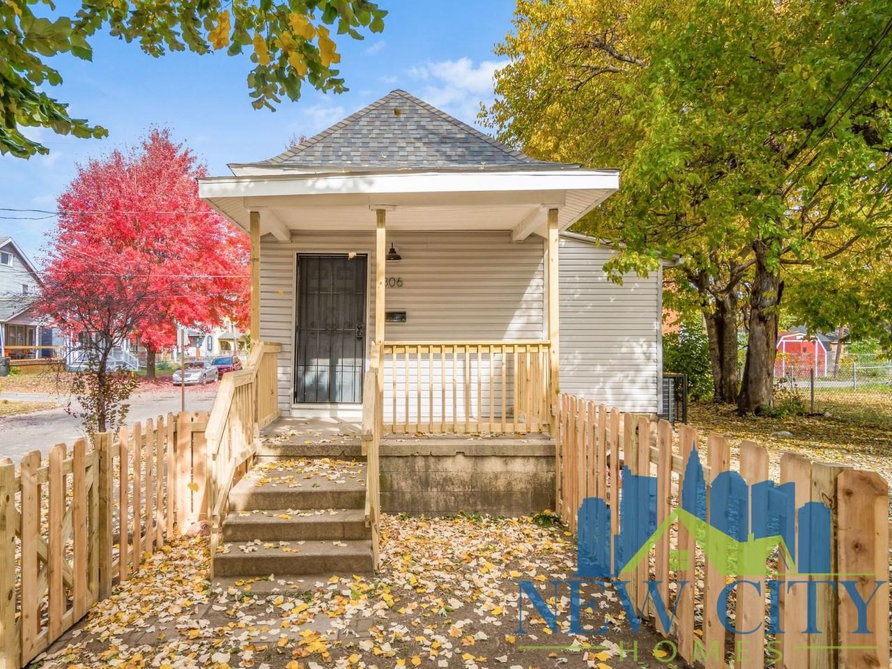 306 Martin Ave - Photo 2 of 24