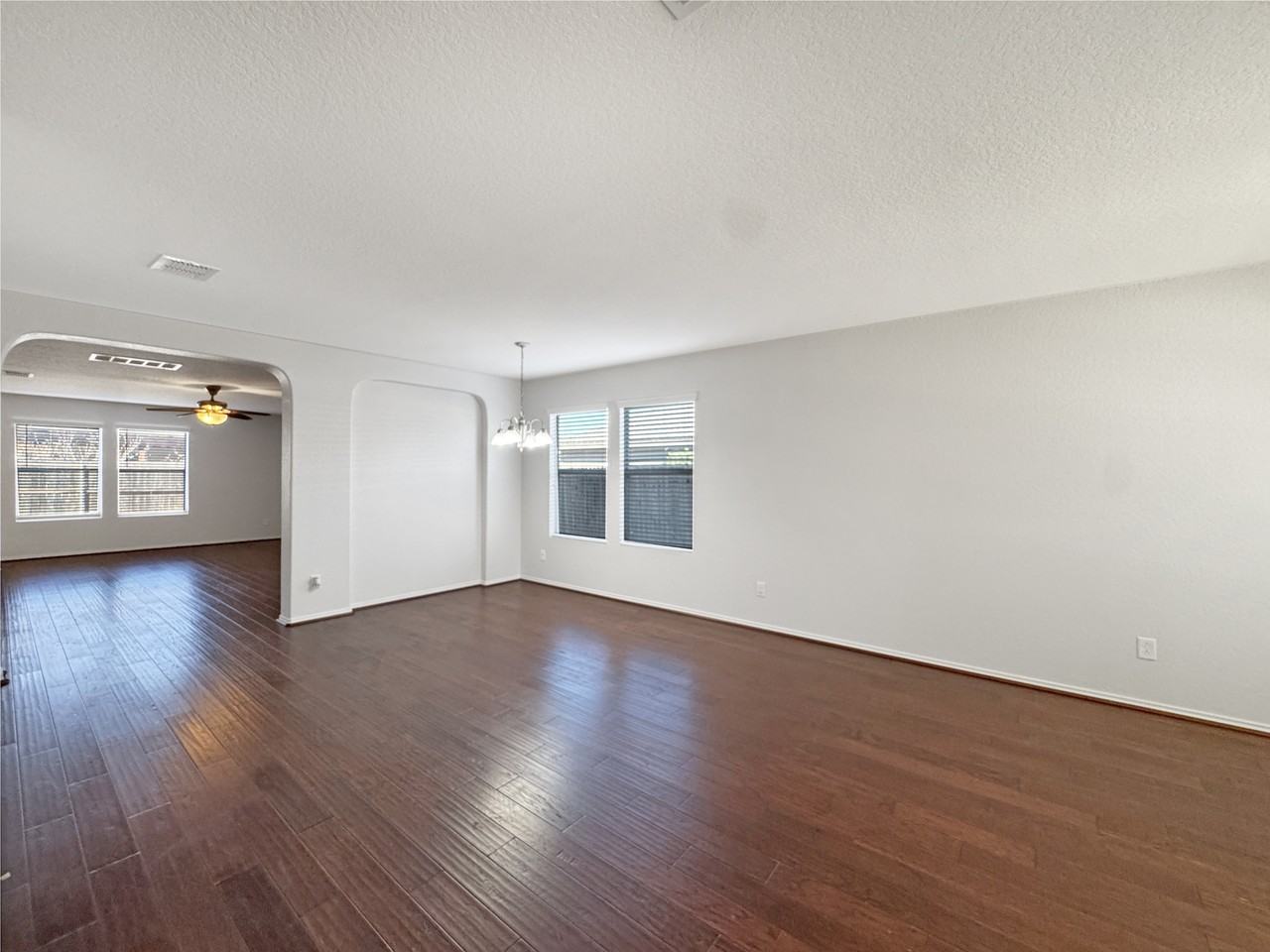 8139 Ashwood Pointe #NA - Photo 7 of 36