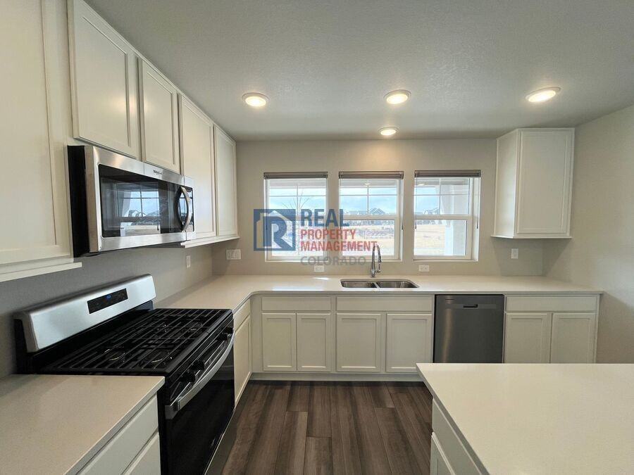 774 Bear Creek Ct - Photo 3 of 18