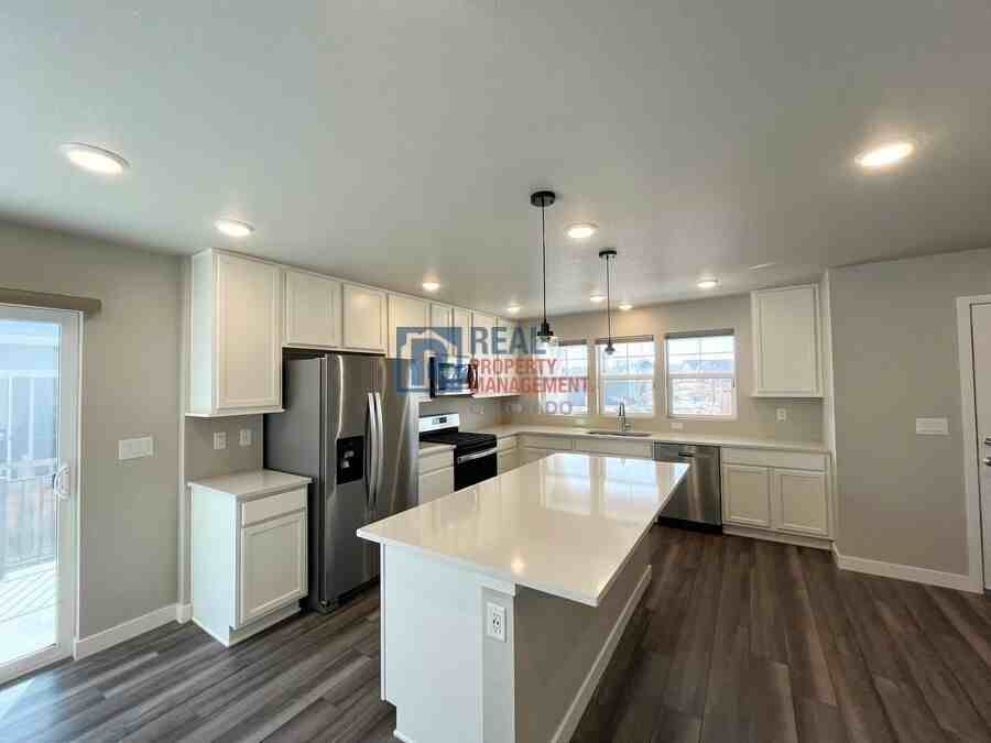 774 Bear Creek Ct - Photo 4 of 18