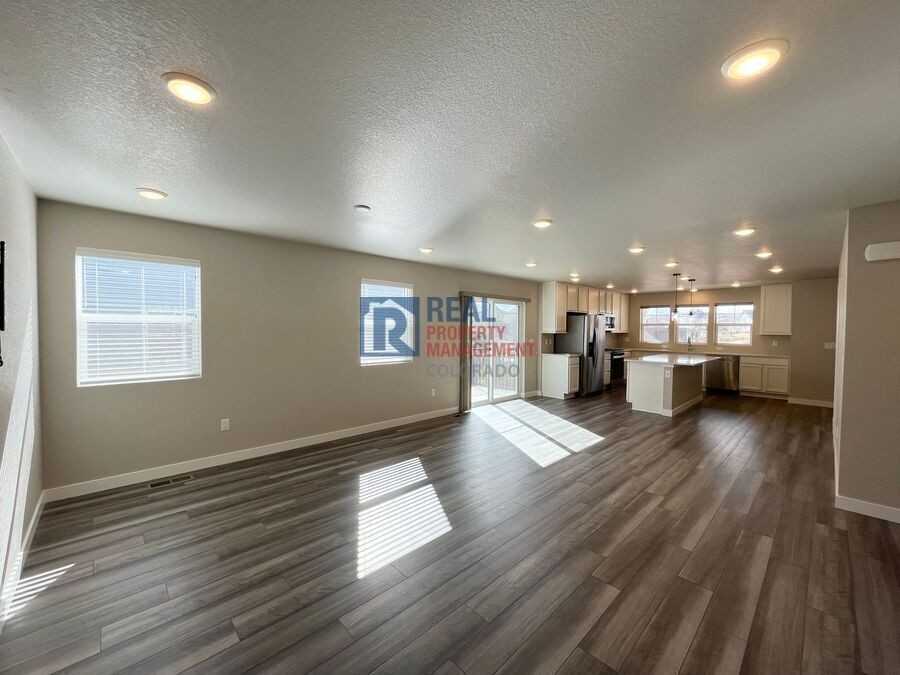 774 Bear Creek Ct - Photo 5 of 18