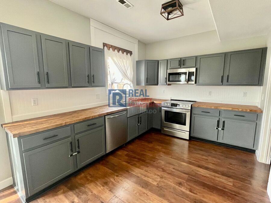 7577 Chasewood Loop - Photo 4 of 14