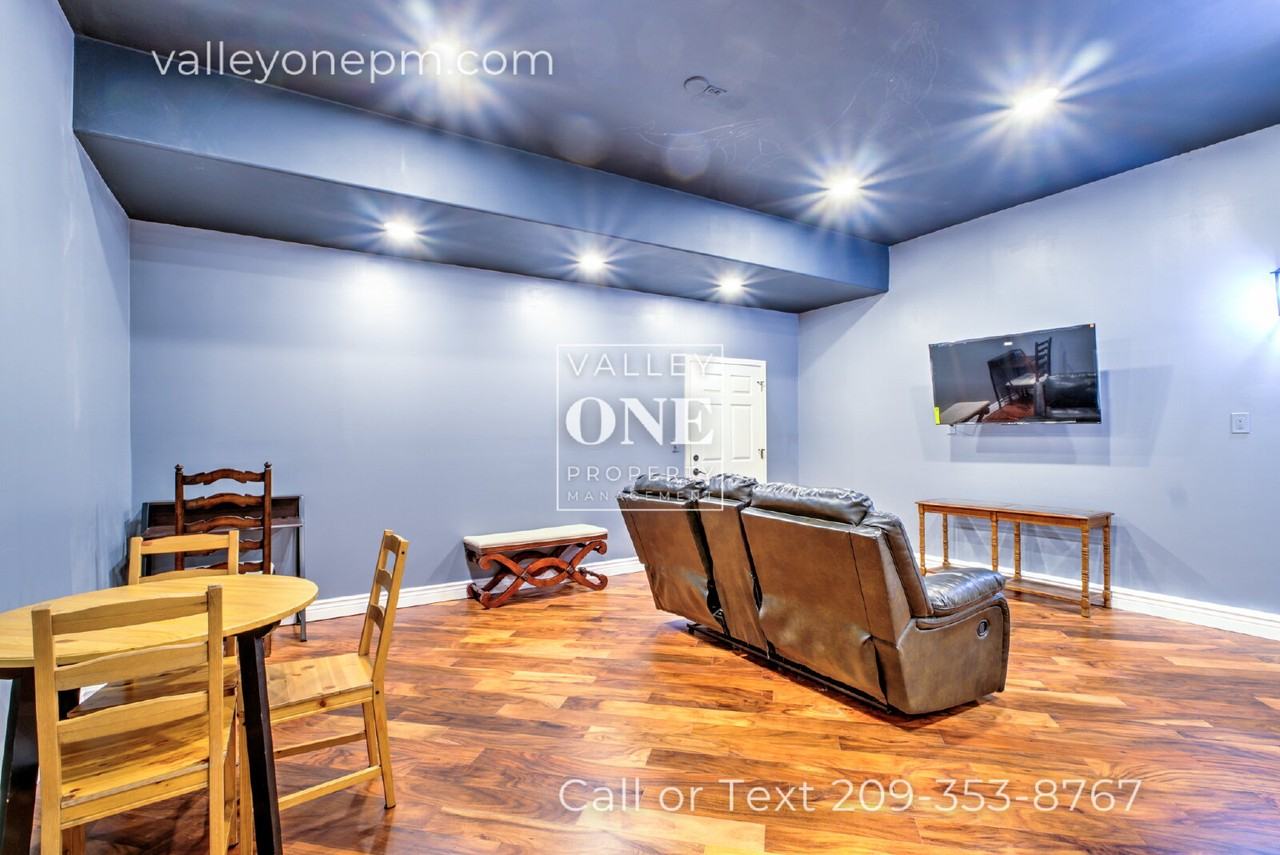 2299 1/2 Ogden Sannazor Dr - Photo 7 of 26