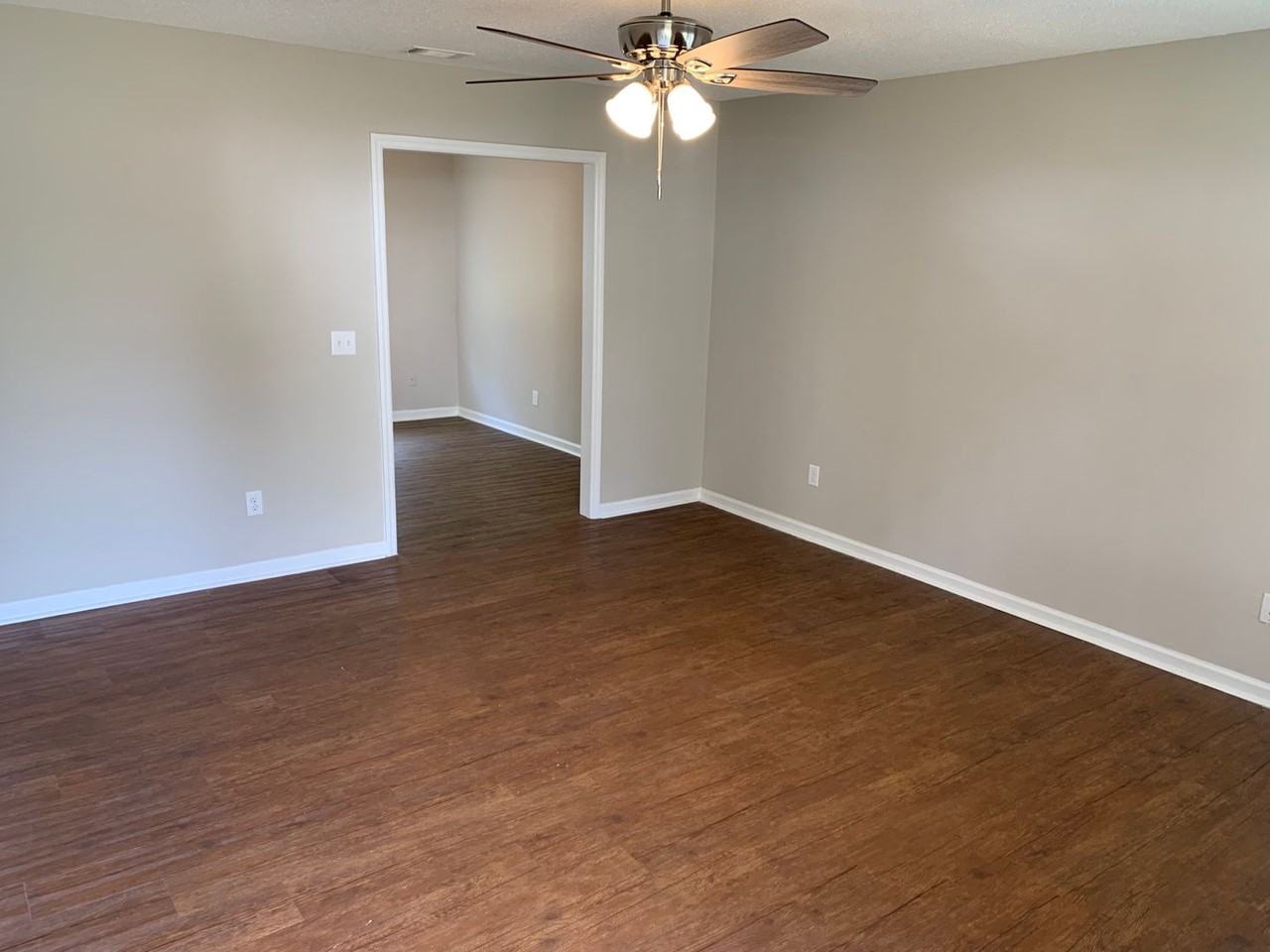 20 University Pl - Photo 4 of 12