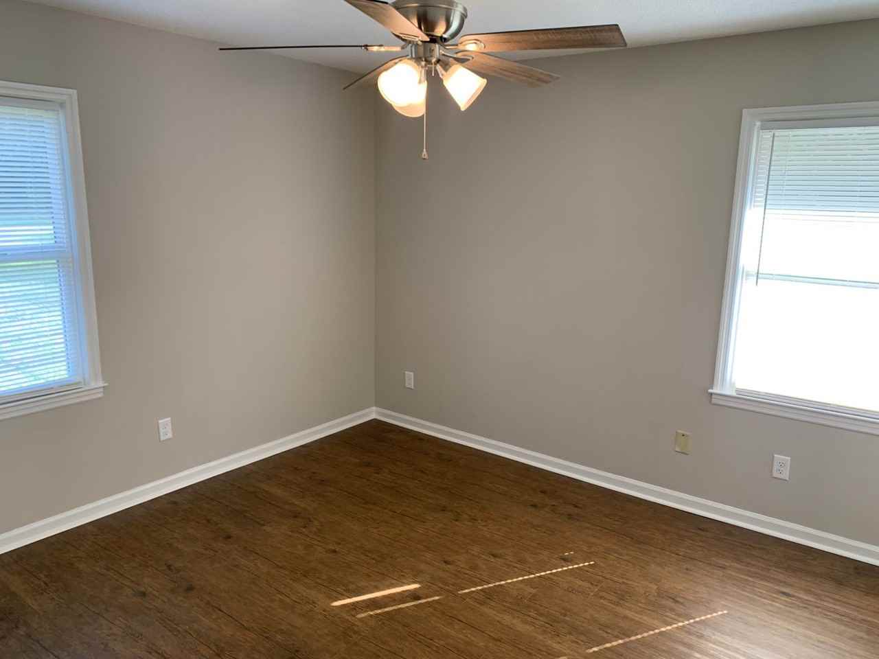 20 University Pl - Photo 7 of 12