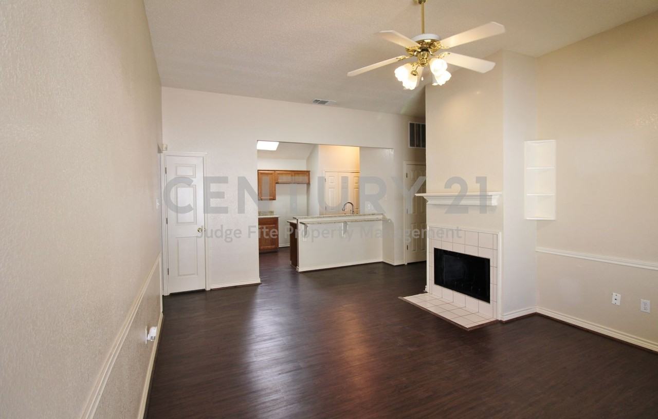 1218 Mission St - Photo 3 of 11