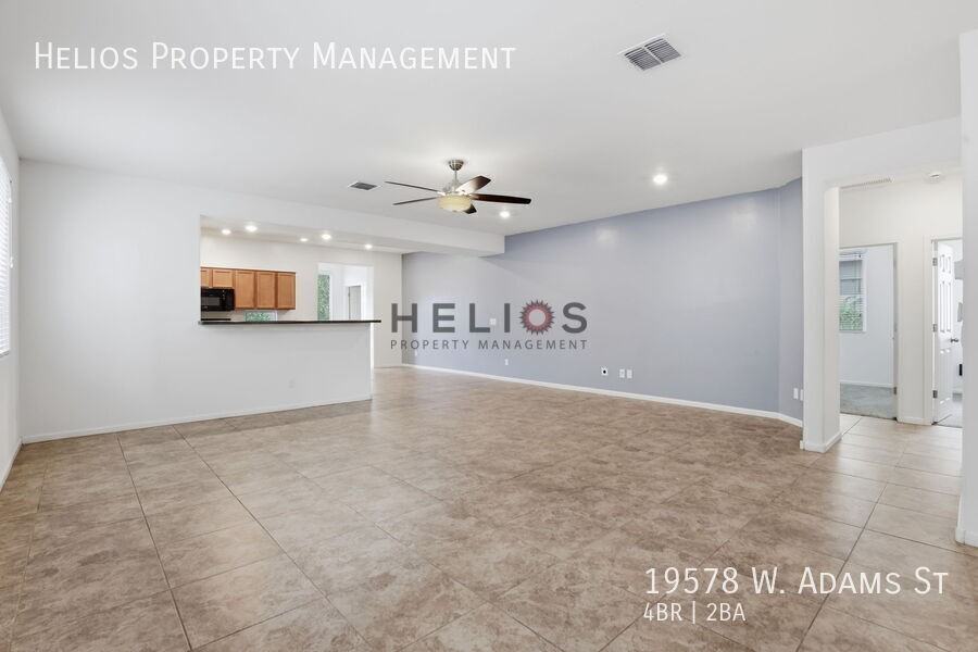 19578 W Adams St - Photo 5 of 31