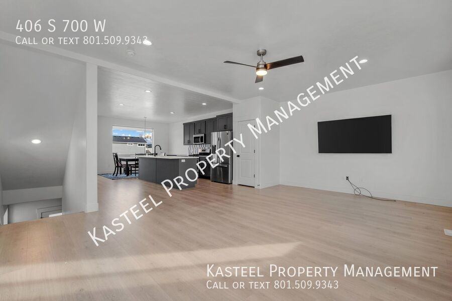 406 S 700 W - Photo 4 of 19
