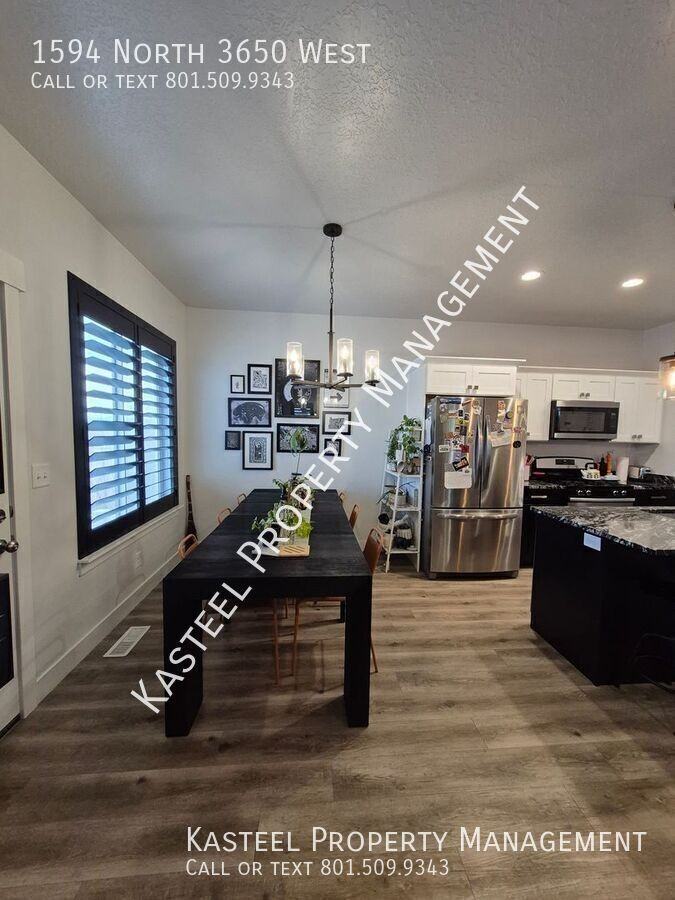 1594 N 3650 W - Photo 5 of 26