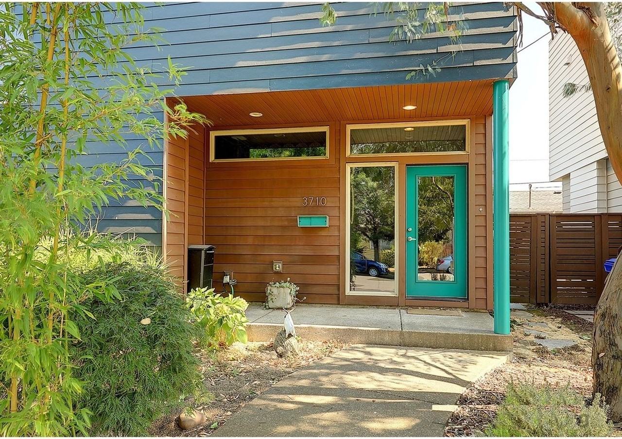 3710 N Borthwick Ave - Photo 2 of 23