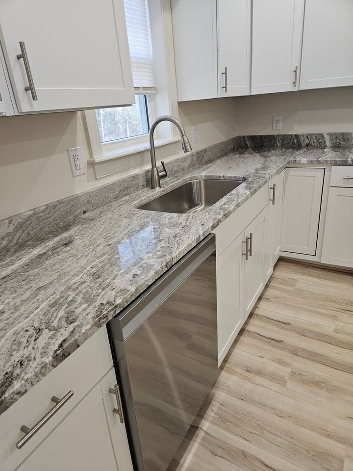 1114 Old Williamsburg Rd - Photo 4 of 16