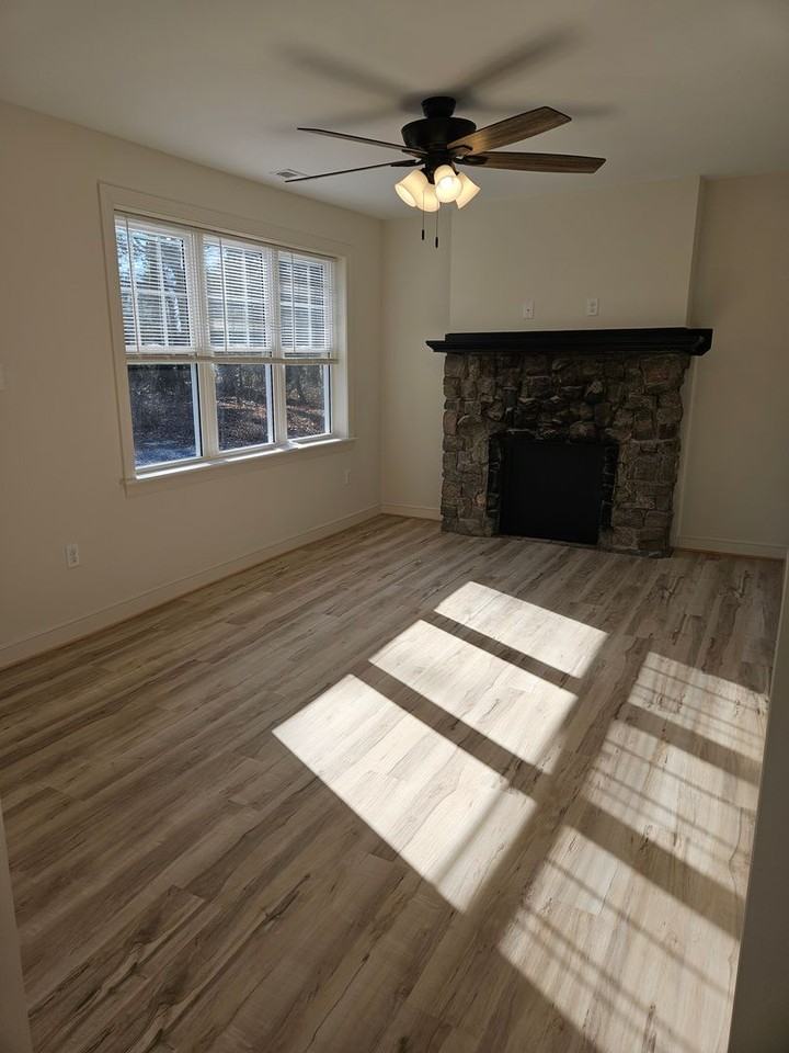 1114 Old Williamsburg Rd - Photo 5 of 16