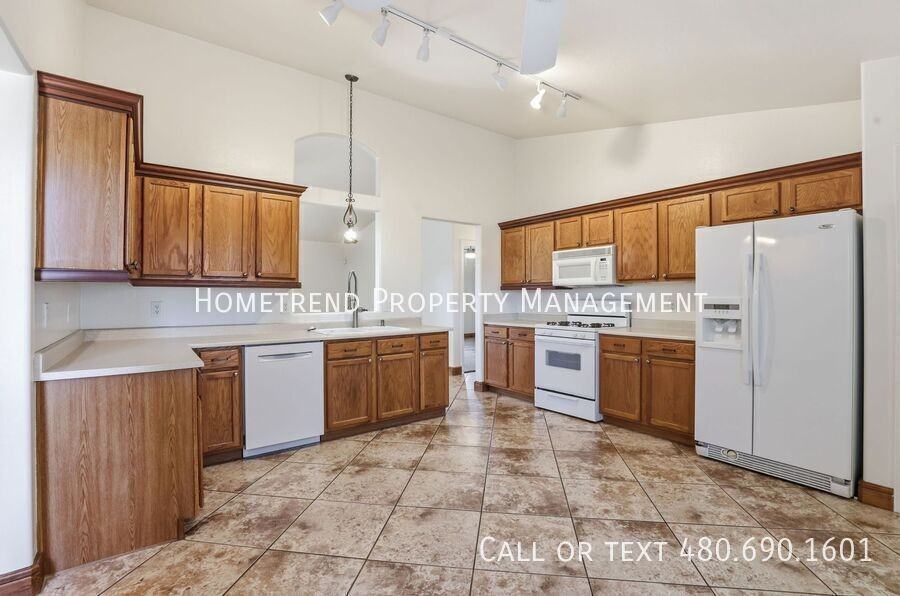 15426 N 161st Ave - Photo 6 of 25