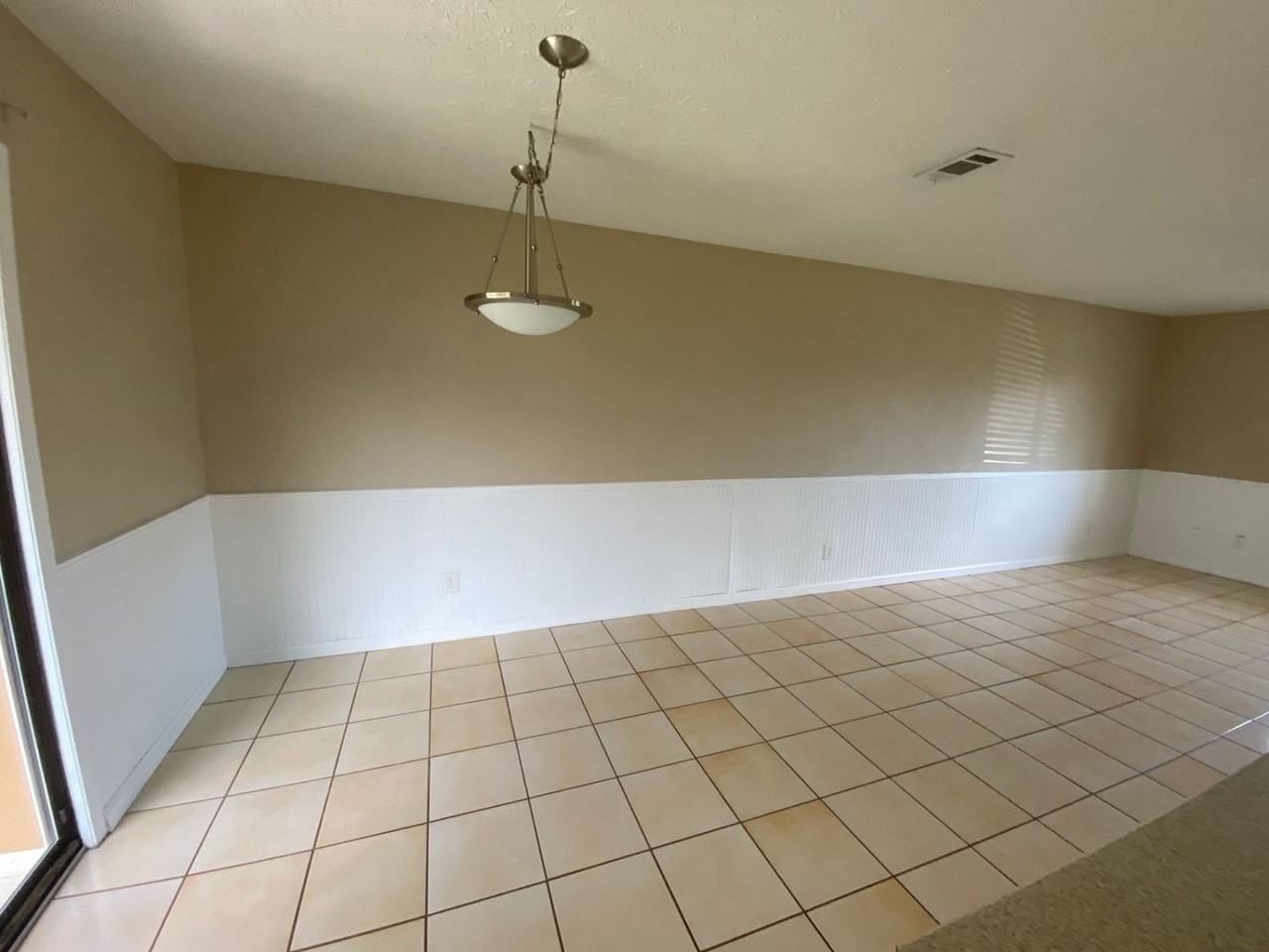 3907 Venetian Cir - Photo 4 of 11