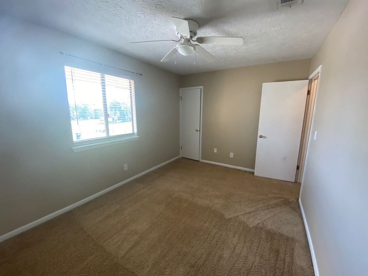 3907 Venetian Cir - Photo 7 of 11