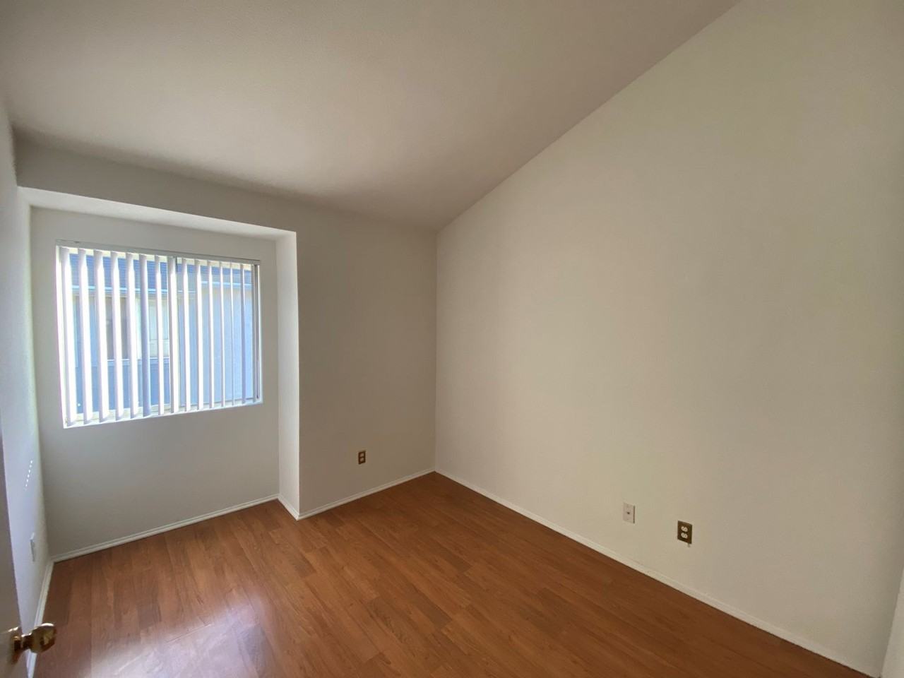 2485 Kings View Cir - Photo 6 of 12