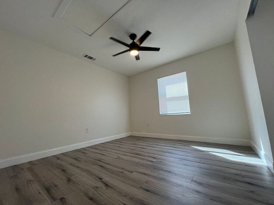 310 E Tomlin St - Photo 6 of 9