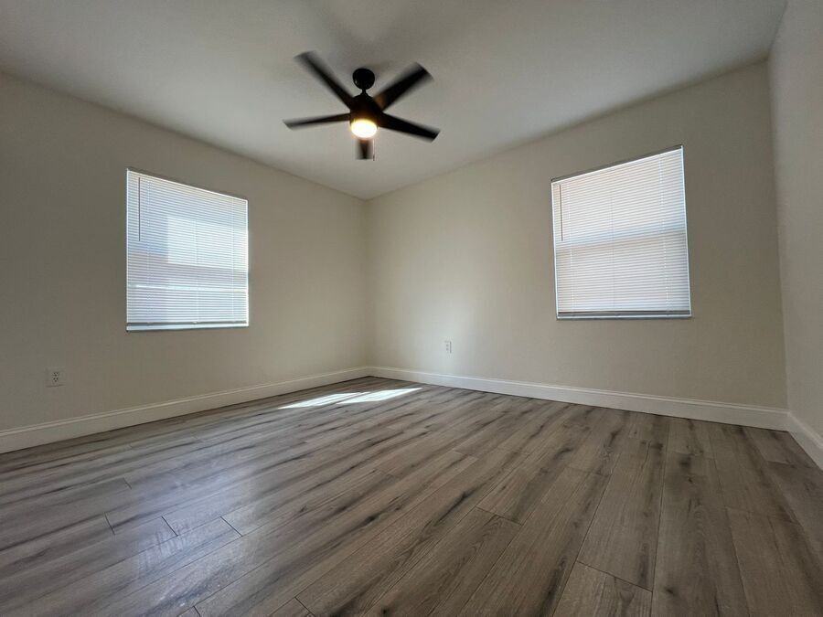 310 E Tomlin St - Photo 7 of 9