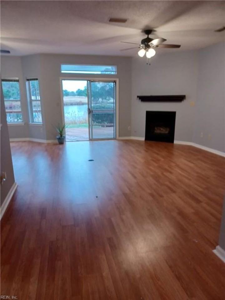 1332 Lake Dr - Photo 3 of 20
