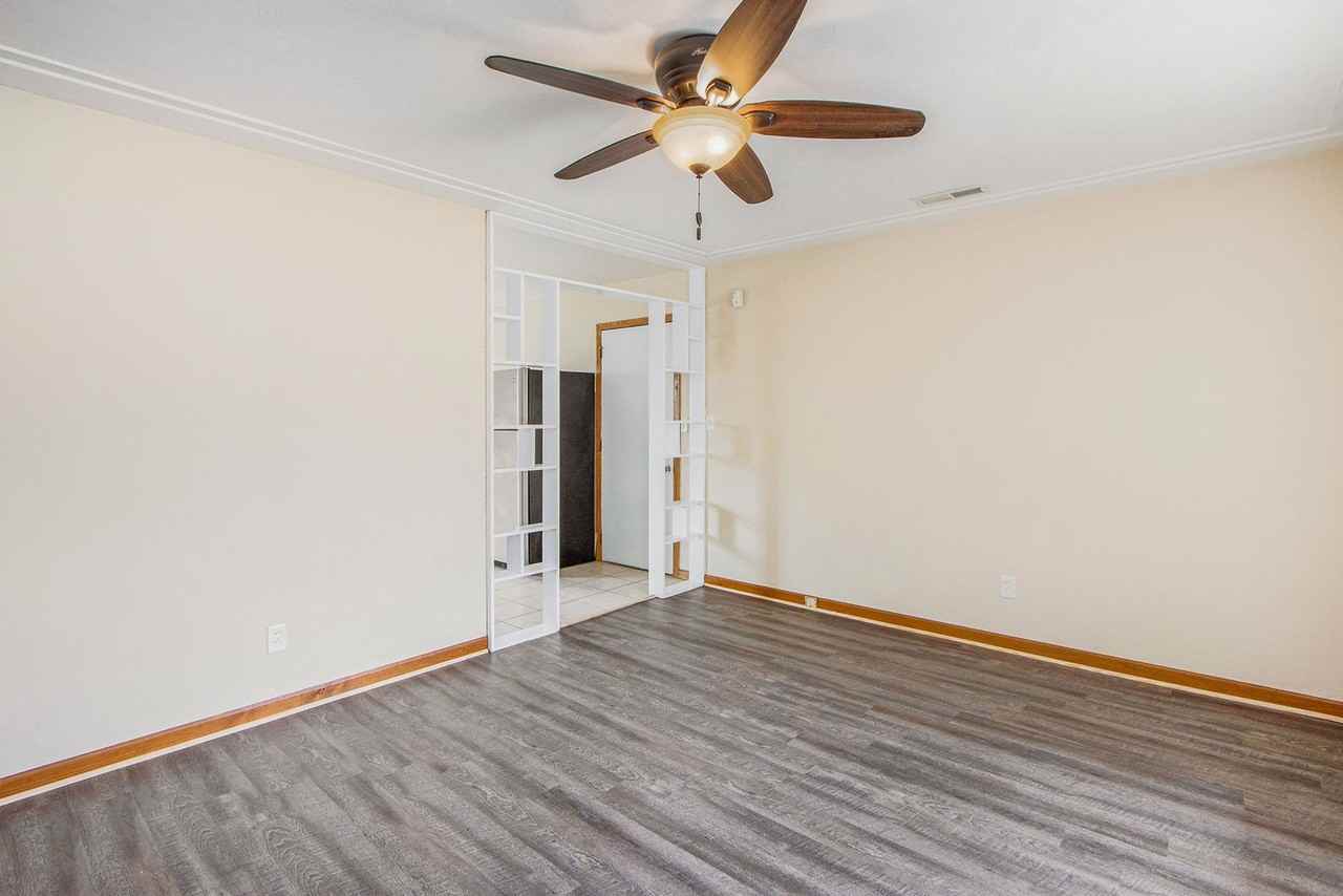 2725 Cimarron Dr - Photo 5 of 15