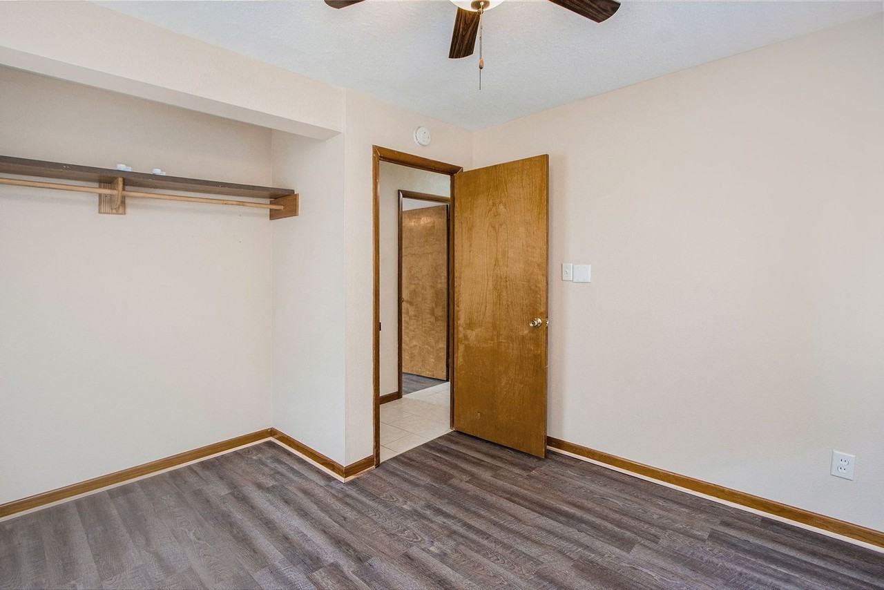 2725 Cimarron Dr - Photo 7 of 15