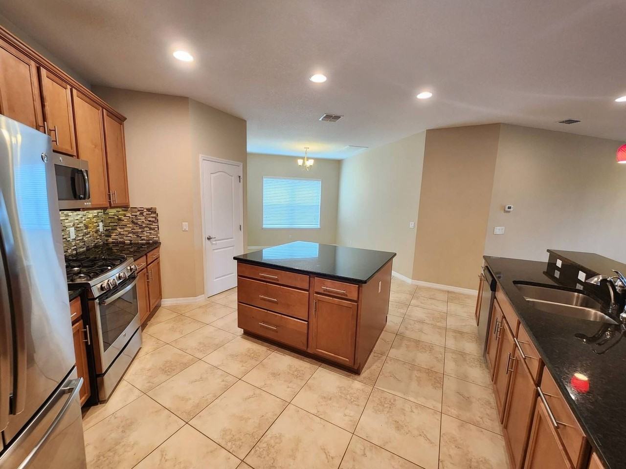 5395 Bowman Dr - Photo 6 of 42